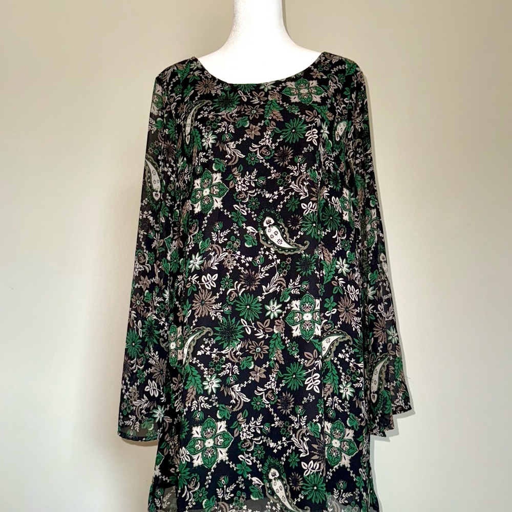 Flowy black Floral Dress with bell sleeves and criss cross back. Small.